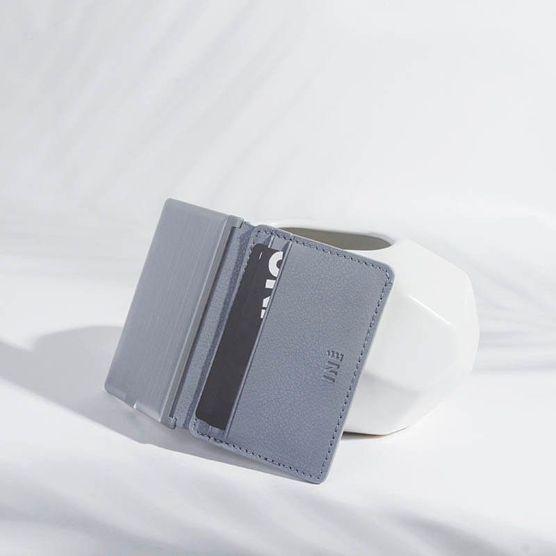 Cartera de piel reciclada y power bank - Imagen 4