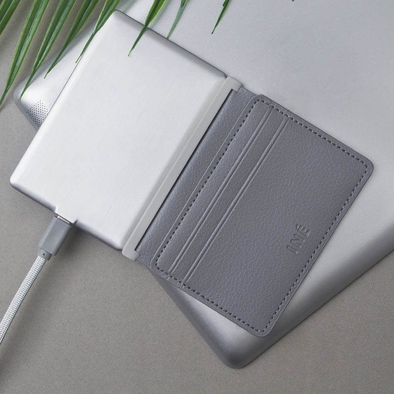 Cartera de piel reciclada y power bank - Imagen 10